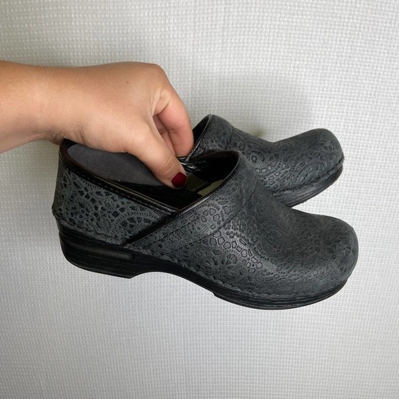 Dansko | Mules Clogs Shoes Black Suede Velvet - Picture 2 of 9